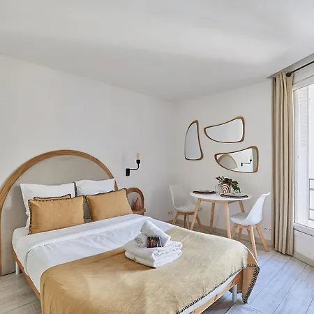 Studio Montaigne Arc De Triomphe Apartment Paris